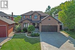 82 DEREK Drive  Hamilton, ON L8G 5A7