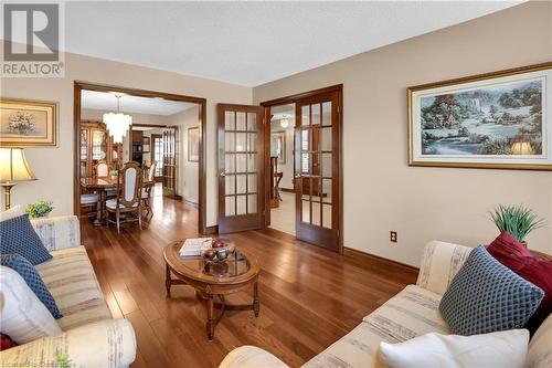 82 Derek Drive, Hamilton, ON - Indoor Photo Showing Living Room