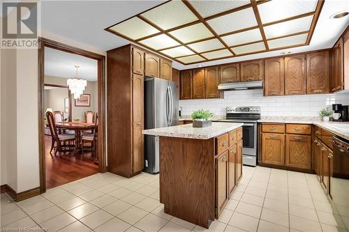 82 Derek Drive, Hamilton, ON - Indoor Photo Showing Kitchen