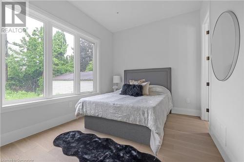 29 Magill Street, Hamilton, ON - Indoor Photo Showing Bedroom