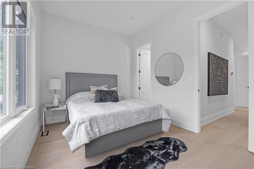 29 Magill Street, Hamilton, ON - Indoor Photo Showing Bedroom