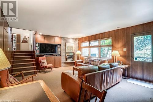 1 Hillcrest Court, Hamilton, ON - Indoor Photo Showing Living Room