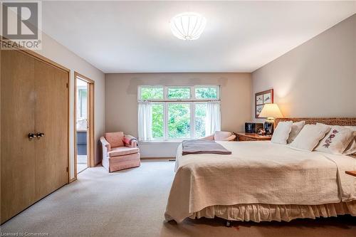 1 Hillcrest Court, Hamilton, ON - Indoor Photo Showing Bedroom