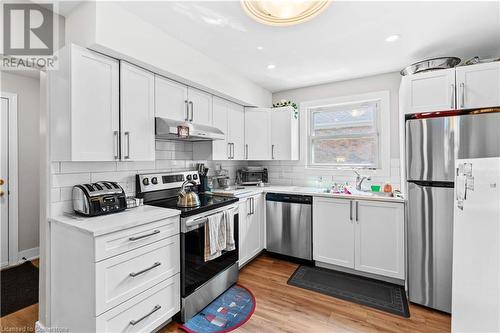 17 Prestwick Avenue, St. Catharines, ON - Indoor Photo Showing Kitchen With Stainless Steel Kitchen