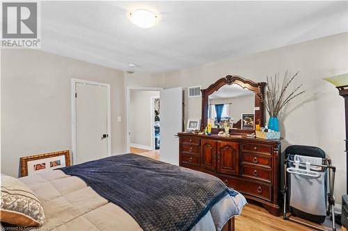 17 Prestwick Avenue, St. Catharines, ON - Indoor Photo Showing Bedroom