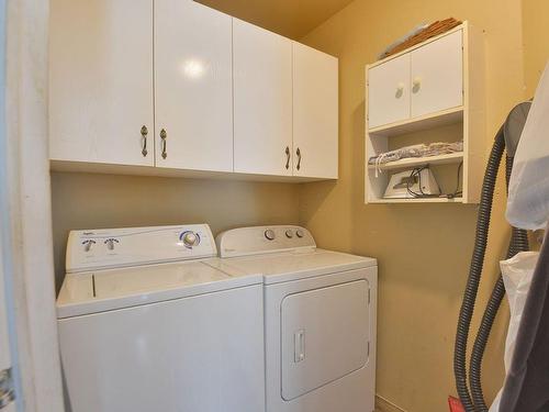 Laundry room - 174 Rue Du Châtelet, Saint-Colomban, QC - Indoor Photo Showing Laundry Room