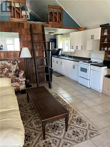 12289 Lakeshore Road, Wainfleet, ON - Indoor Photo Showing Kitchen