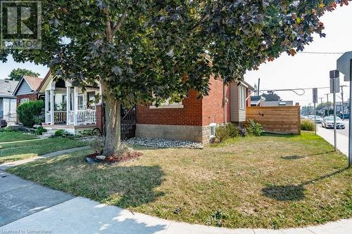 132 Weir Street N, Hamilton, ON - Outdoor