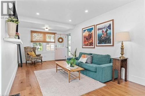 132 Weir Street N, Hamilton, ON - Indoor Photo Showing Living Room