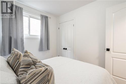 656 King Road, Burlington, ON - Indoor Photo Showing Bedroom