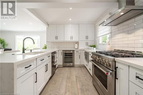 656 King Road, Burlington, ON - Indoor Photo Showing Kitchen With Upgraded Kitchen