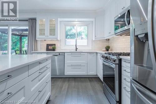 203 Bluebell Crescent, Ancaster, ON - Indoor Photo Showing Kitchen With Upgraded Kitchen