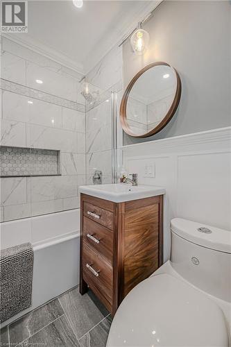 18 Mckay Road, Hamilton, ON - Indoor Photo Showing Bathroom