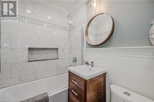 18 Mckay Road, Hamilton, ON - Indoor Photo Showing Bathroom