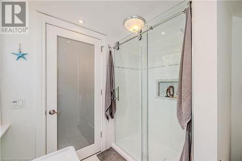 18 Mckay Road, Hamilton, ON - Indoor Photo Showing Bathroom