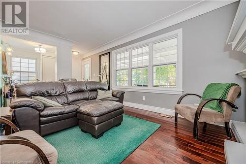 18 Mckay Road, Hamilton, ON - Indoor Photo Showing Living Room