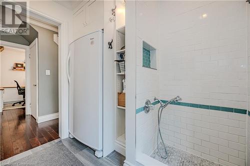 18 Mckay Road, Hamilton, ON - Indoor Photo Showing Bathroom