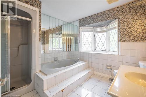 58 Galley Road, Ancaster, ON - Indoor Photo Showing Bathroom