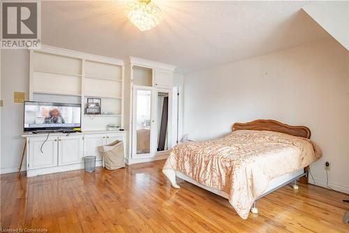 58 Galley Road, Ancaster, ON - Indoor Photo Showing Bedroom