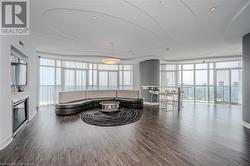 50th Floor Lounge - 