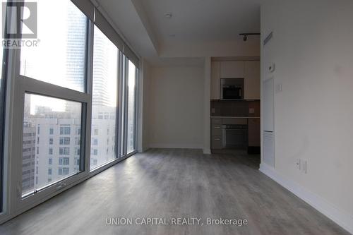 1208 - 17 Dundonald Street, Toronto, ON - Indoor Photo Showing Other Room