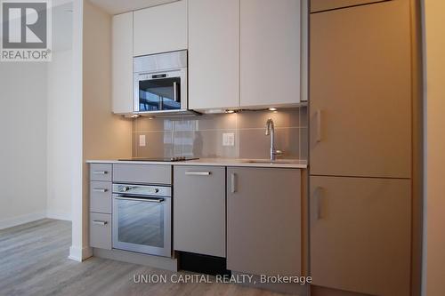 1208 - 17 Dundonald Street, Toronto (Church-Yonge Corridor), ON - Indoor Photo Showing Kitchen