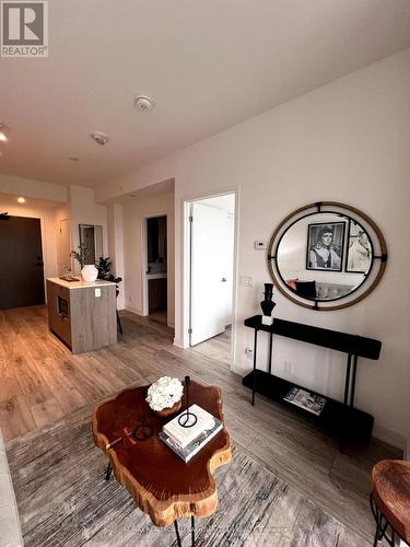 2309 - 15 Holmes Avenue, Toronto, ON - Indoor Photo Showing Living Room