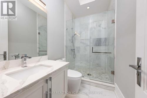 90 Upper Canada Drive, Toronto, ON - Indoor Photo Showing Bathroom