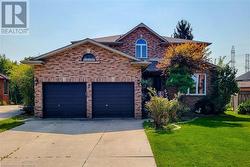 7 MIRELLA Court  Hamilton, ON L9B 2H5