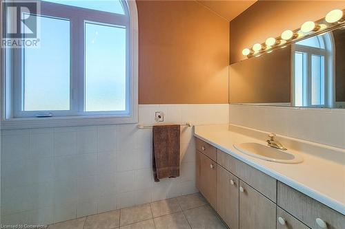 7 Mirella Court, Hamilton, ON - Indoor Photo Showing Bathroom