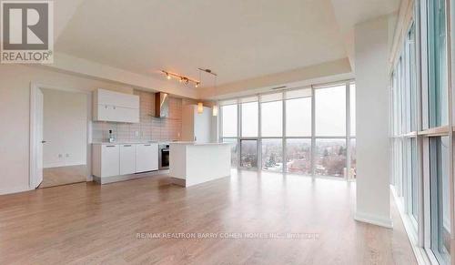 907 - 11 Bogert Avenue, Toronto, ON - Indoor Photo Showing Kitchen