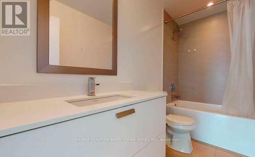 907 - 11 Bogert Avenue, Toronto, ON - Indoor Photo Showing Bathroom