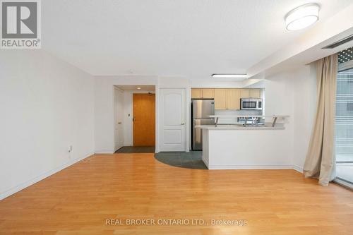 601 - 30 Hayden Street, Toronto, ON - Indoor Photo Showing Kitchen