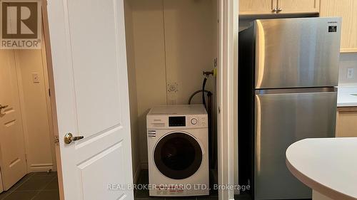 601 - 30 Hayden Street, Toronto (Church-Yonge Corridor), ON - Indoor Photo Showing Laundry Room