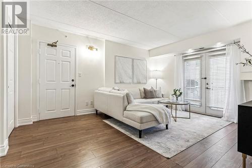 2055 Appleby Line Unit# 108, Burlington, ON - Indoor Photo Showing Bedroom