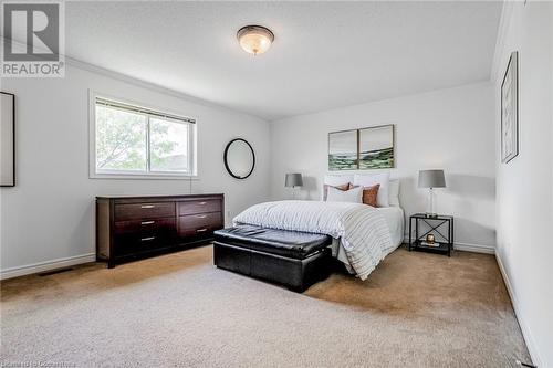 5228 Garland Crescent, Burlington, ON - Indoor Photo Showing Bedroom