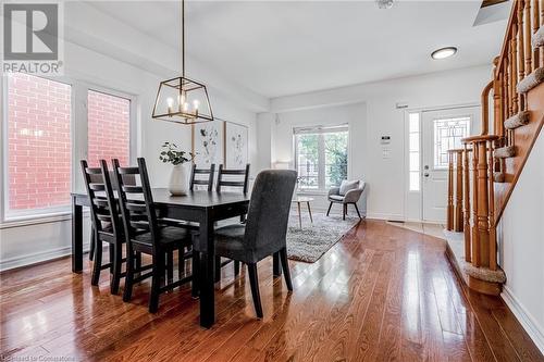 5228 Garland Crescent, Burlington, ON - Indoor Photo Showing Dining Room