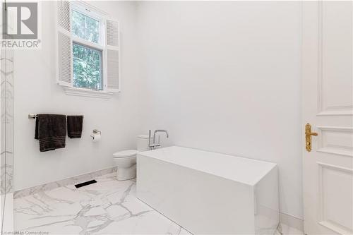 4410 Lakeshore Road, Burlington, ON - Indoor Photo Showing Bathroom