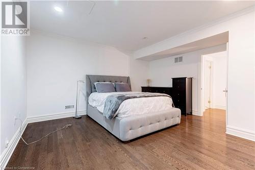 4410 Lakeshore Road, Burlington, ON - Indoor Photo Showing Bedroom