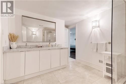 4410 Lakeshore Road, Burlington, ON - Indoor Photo Showing Bathroom