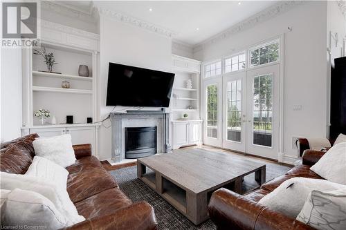 4410 Lakeshore Road, Burlington, ON - Indoor Photo Showing Living Room With Fireplace