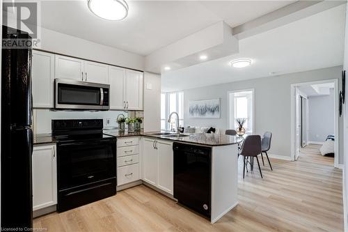 4090 Living Arts Drive Unit# 2308, Mississauga, ON - Indoor Photo Showing Kitchen