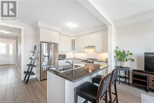 39 Bayonne Drive, Stoney Creek, ON - Indoor Photo Showing Kitchen With Double Sink With Upgraded Kitchen