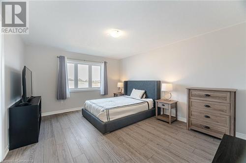 39 Bayonne Drive, Stoney Creek, ON - Indoor Photo Showing Bedroom