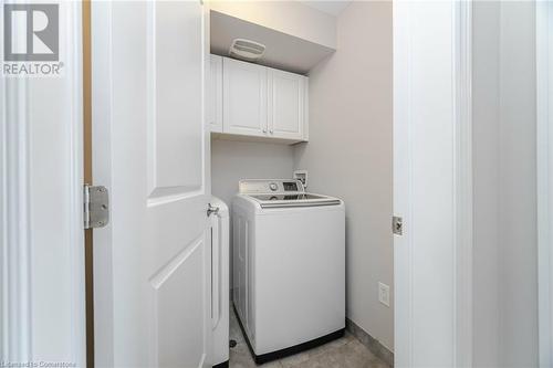 39 Bayonne Drive, Stoney Creek, ON - Indoor Photo Showing Laundry Room