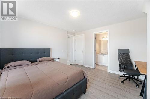 39 Bayonne Drive, Stoney Creek, ON - Indoor Photo Showing Bedroom