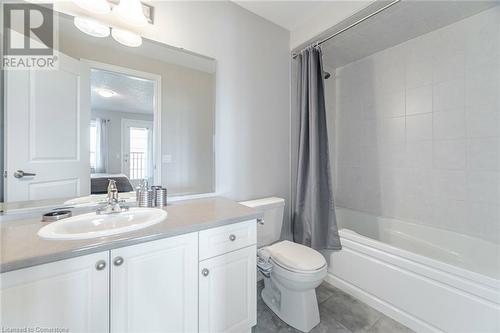 39 Bayonne Drive, Stoney Creek, ON - Indoor Photo Showing Bathroom