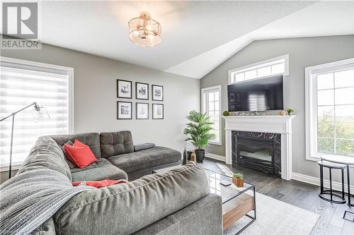 72 Keith Crescent, Niagara-On-The-Lake, ON - Indoor Photo Showing Living Room With Fireplace