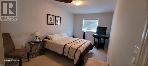 82 Charleswood Crescent, Hamilton, ON - Indoor Photo Showing Bedroom