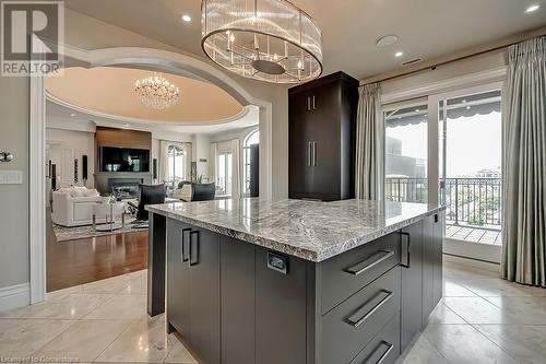 445 Elizabeth Street Unit# Ph1, Burlington, ON - Indoor Photo Showing Kitchen